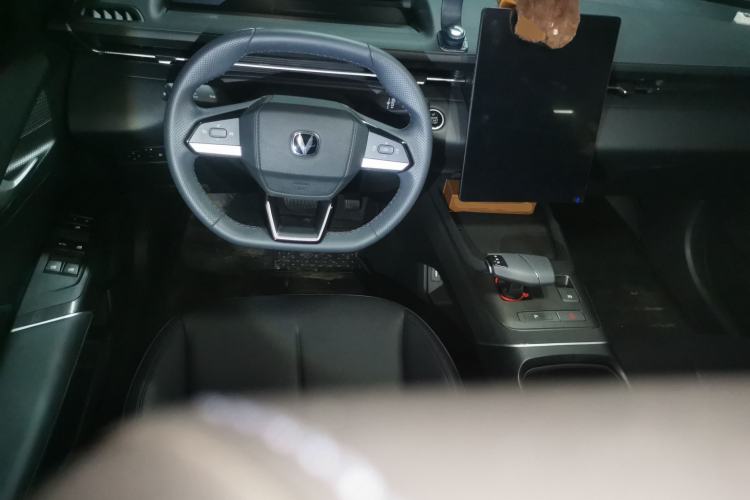 Used CHANGAN Eado 2024 1.5T GDI Automatic Prestige Edition Steering Wheel