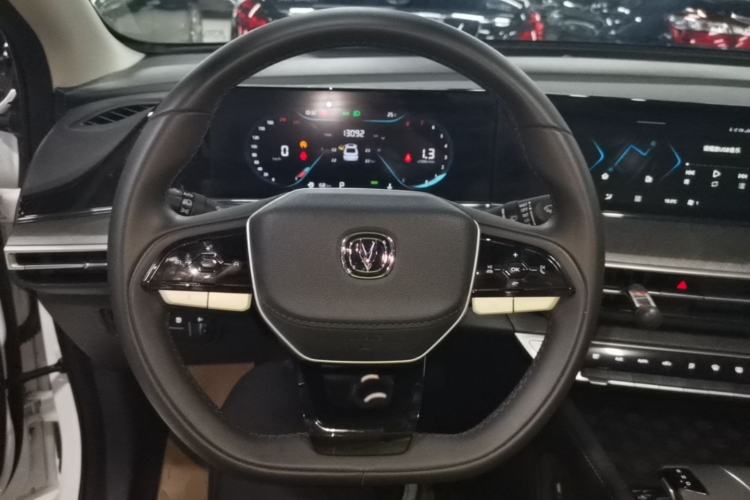 Used CHANGAN Eado 2024 PLUS Blue Whale NE 1.4T GDI DCT High-Energy Edition Steering Wheel