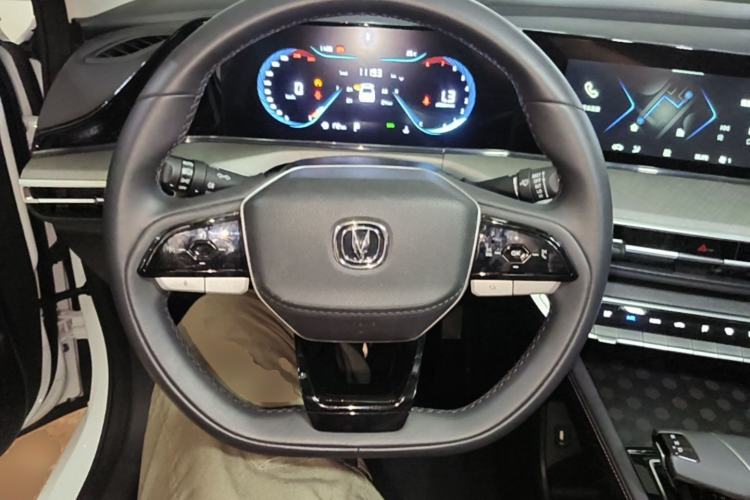 Used CHANGAN Eado 2024 PLUS Blue Whale NE 1.4T GDI DCT High-Energy Edition Steering Wheel