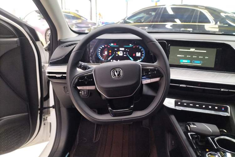 Used CHANGAN Eado 2024 PLUS Blue Whale NE 1.4T GDI DCT High-Energy Edition Steering Wheel