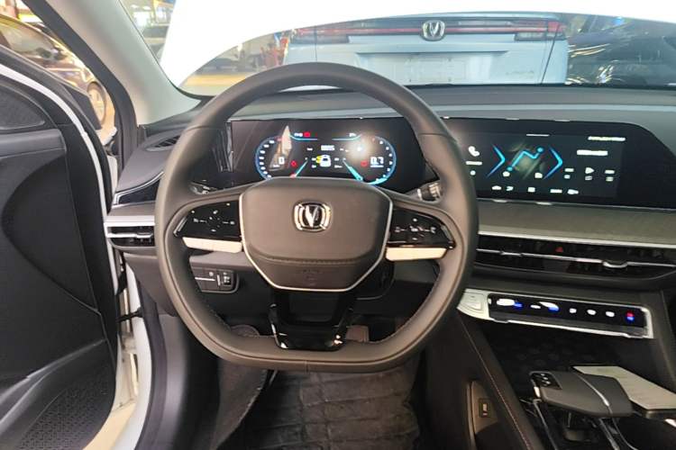 Used CHANGAN Eado 2024 PLUS Blue Whale NE 1.4T GDI DCT High-Energy Edition Steering Wheel