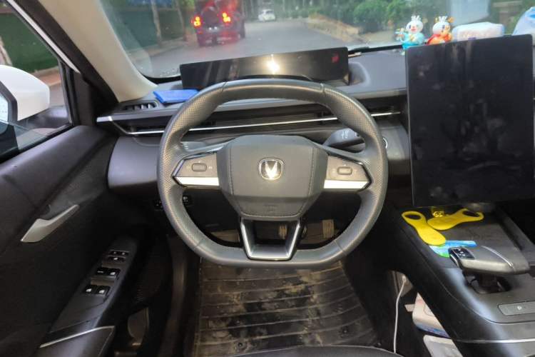 Used CHANGAN Eado 2024 1.5T GDI Automatic Prestige Edition Steering Wheel