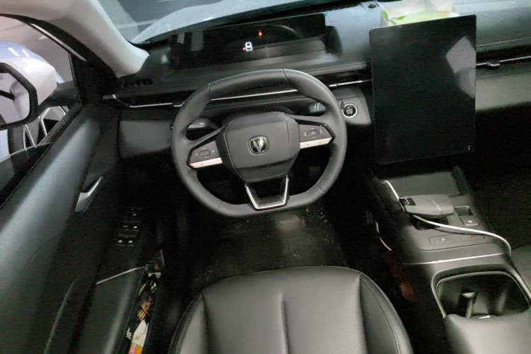 Used CHANGAN Eado 2024 1.5T GDI Automatic Prestige Edition Steering Wheel