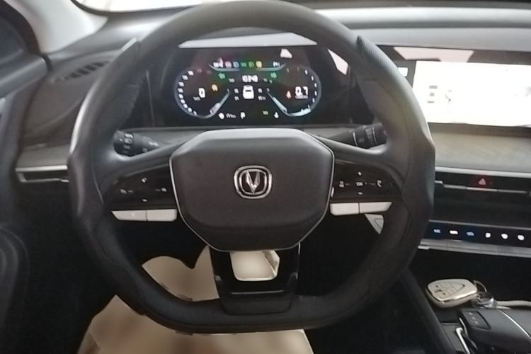 Used CHANGAN Eado 2024 PLUS Blue Whale NE 1.4T GDI DCT High-Energy Edition Steering Wheel