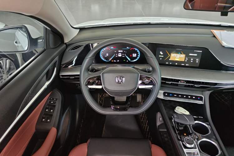 Used CHANGAN Eado 2024 PLUS Blue Whale NE 1.4T GDI DCT High-Energy Edition Steering Wheel