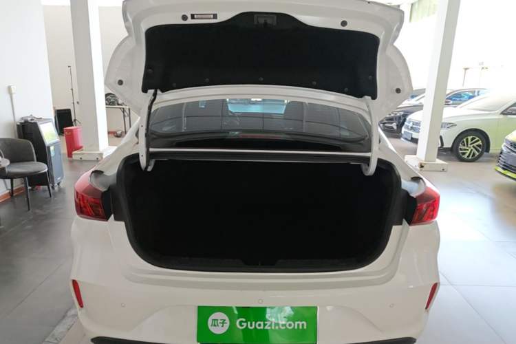 Used CHANGAN Eado 2024 PLUS Blue Whale NE 1.4T GDI DCT High-Energy Edition Trunk