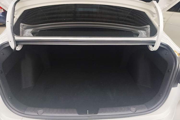 Used CHANGAN Eado 2024 PLUS Blue Whale NE 1.4T GDI DCT High-Energy Edition Trunk