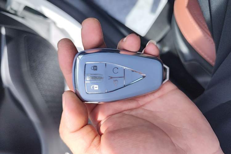 Used CHANGAN Eado 2024 PLUS Blue Whale NE 1.4T GDI DCT High-Energy Edition Vehicle Key