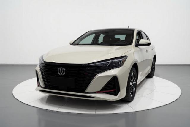 CHANGAN Eado 2024 PLUS Blue Whale NE 1.4T GDI DCT High-Energy Edition usado