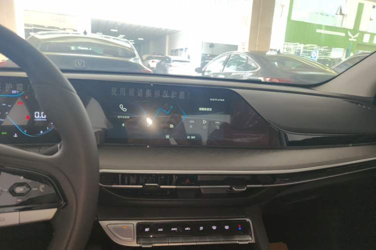 Used CHANGAN Eado 2025 PLUS 1.4T Dual-Clutch High-Energy Version Audio And AC Panel