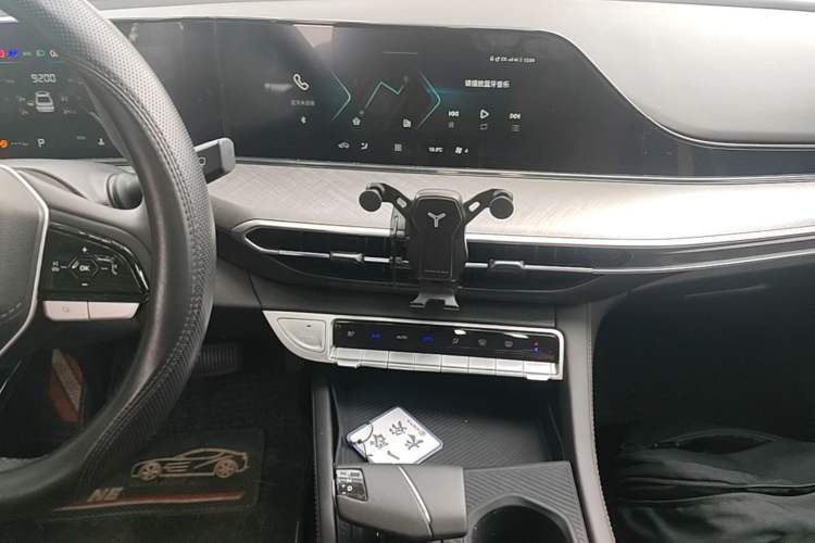 Used CHANGAN Eado 2025 PLUS 1.4T Dual-Clutch High-Energy Version Audio And AC Panel