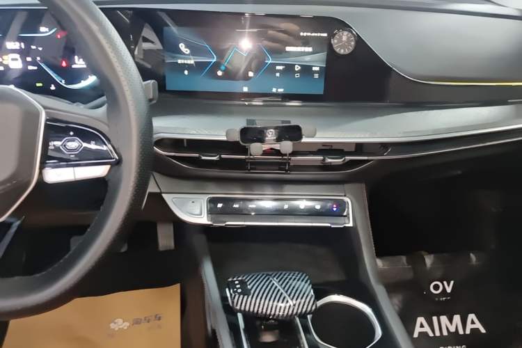 Used CHANGAN Eado 2025 PLUS 1.4T Dual-Clutch High-Energy Version Audio And AC Panel