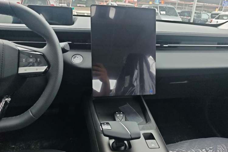Used CHANGAN Eado 2025 Blue Whale 1.5T 500Bar Prestige Model Audio And AC Panel