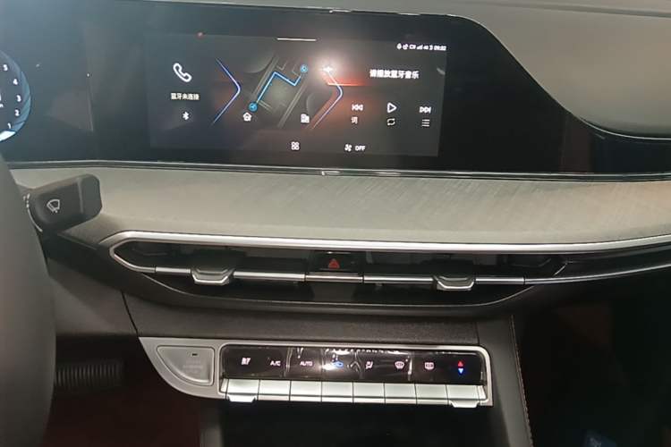 Used CHANGAN Eado 2025 PLUS 1.4T Dual-Clutch High-Energy Version Audio And AC Panel