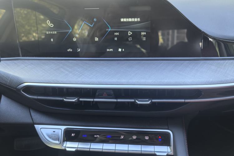 Used CHANGAN Eado 2025 PLUS 1.4T Dual-Clutch High-Energy Version Audio And AC Panel
