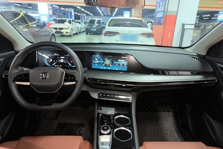 Used CHANGAN Eado 2025 PLUS 1.4T Dual-Clutch High-Energy Version Center Console