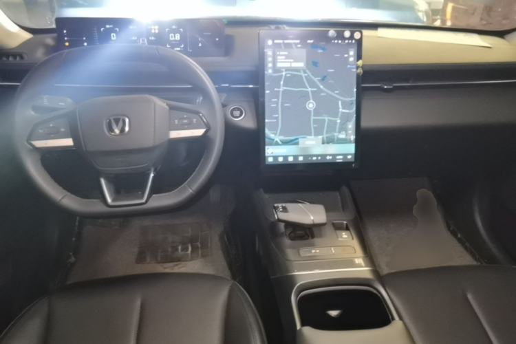 Used CHANGAN Eado 2025 Blue Whale 1.5T 500Bar Prestige Model Center Console