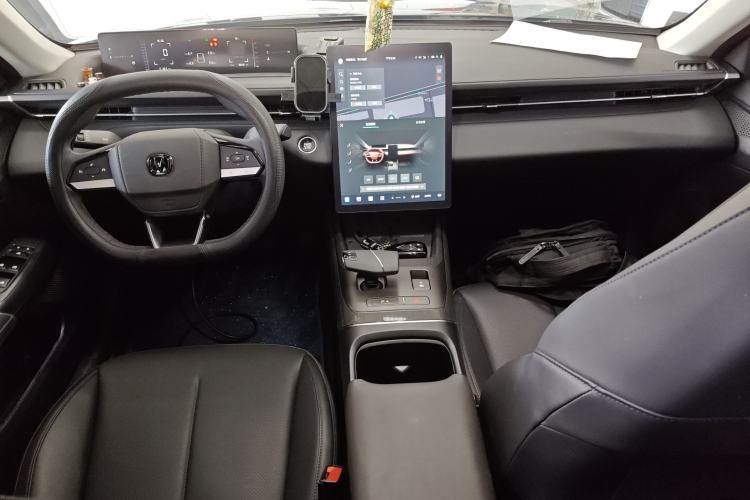 Used CHANGAN Eado 2025 Blue Whale 1.5T 500Bar Prestige Model Center Console