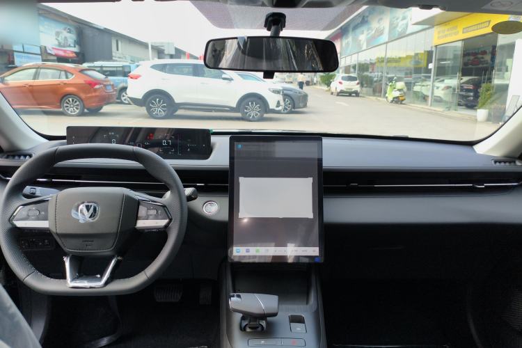 Used CHANGAN Eado 2025 Blue Whale 1.5T 500Bar Prestige Model Center Console
