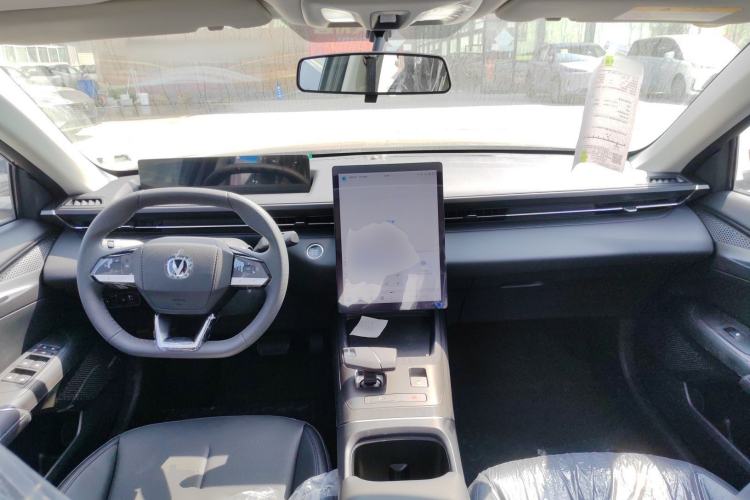 Used CHANGAN Eado 2025 Blue Whale 1.5T 500Bar Prestige Model Center Console