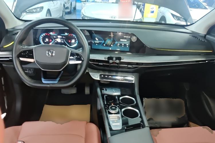 Used CHANGAN Eado 2025 PLUS 1.4T Dual-Clutch High-Energy Version Center Console