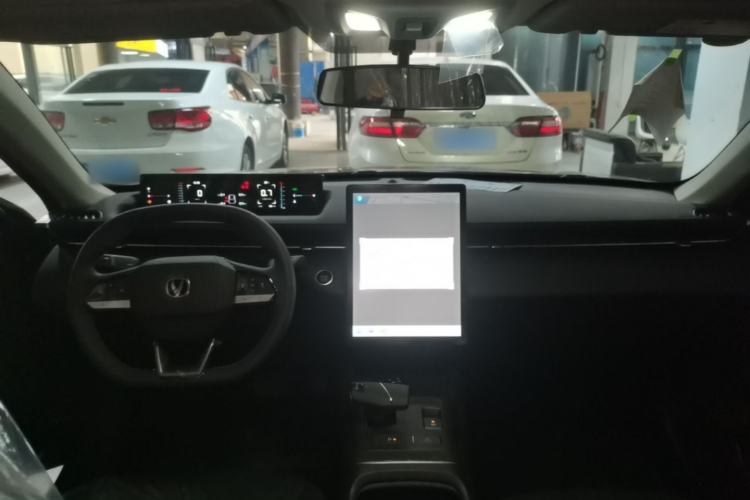 Used CHANGAN Eado 2025 Blue Whale 1.5T 500Bar Prestige Model Center Console