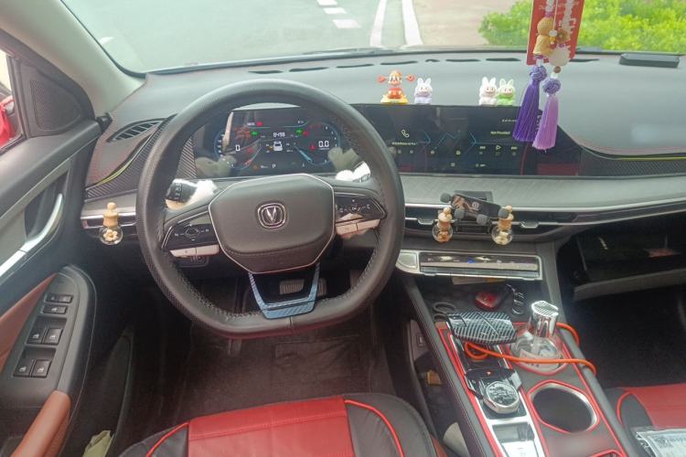 Used CHANGAN Eado 2025 PLUS 1.4T Dual-Clutch High-Energy Version Center Console