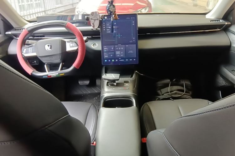 Used CHANGAN Eado 2025 Blue Whale 1.5T 500Bar Prestige Model Center Console
