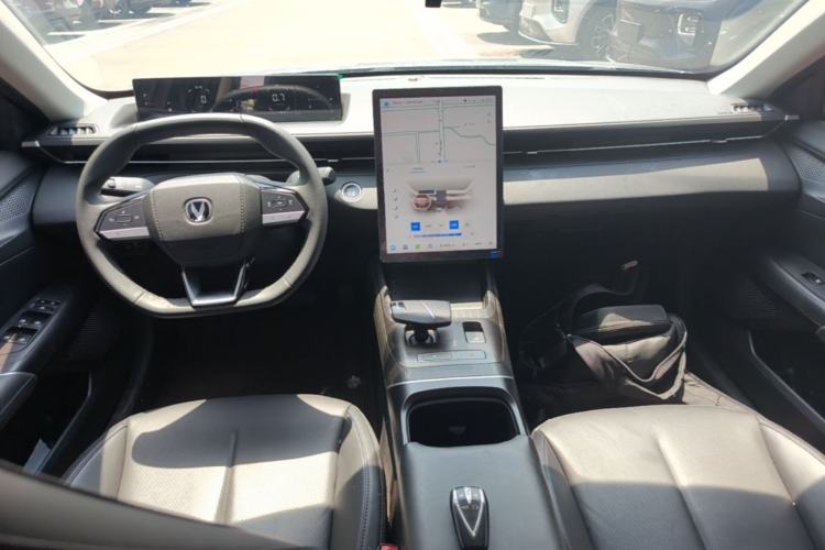 Used CHANGAN Eado 2025 Blue Whale 1.5T 500Bar Prestige Model Center Console