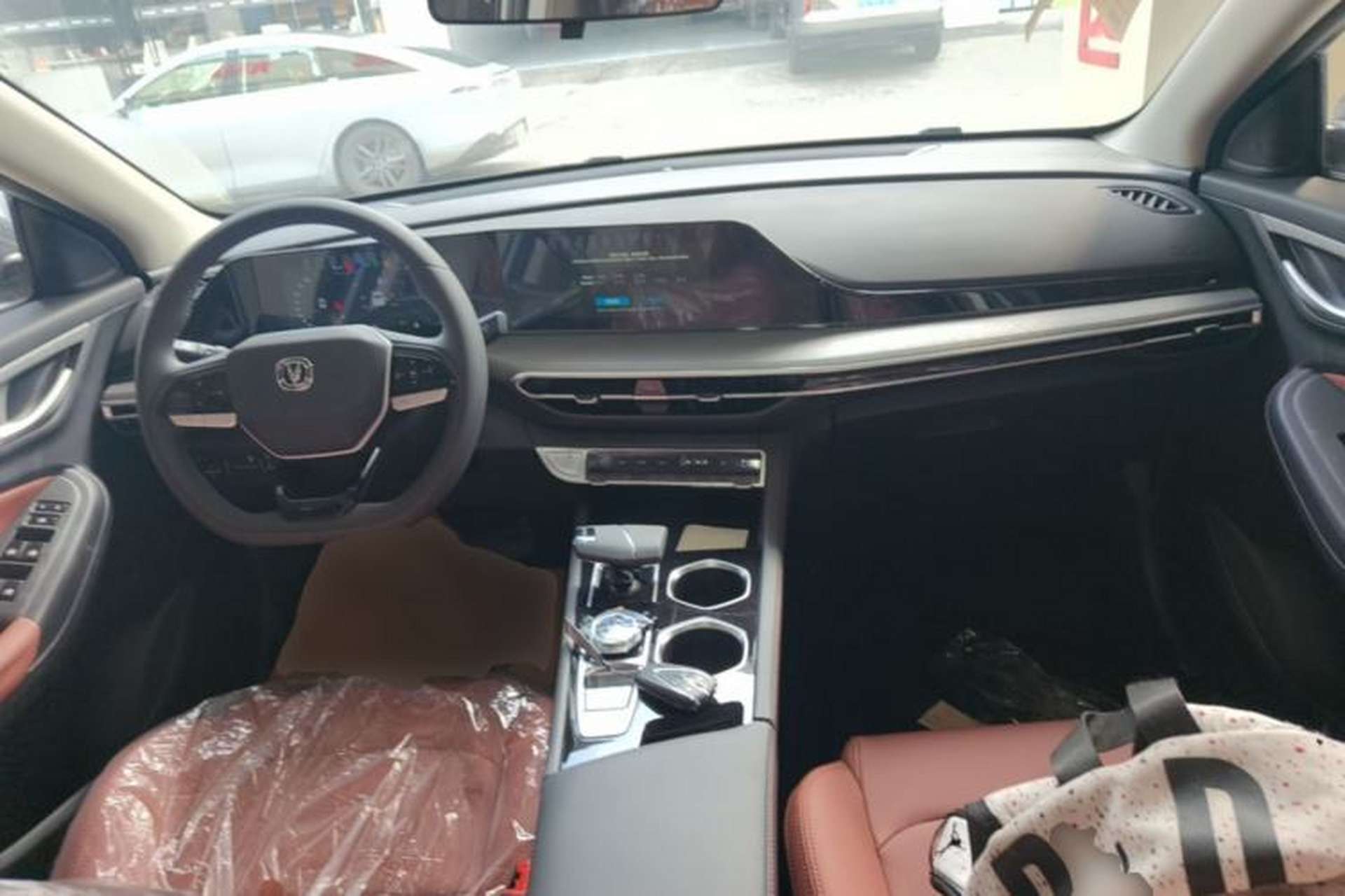 Used CHANGAN Eado 2025 PLUS 1.4T Dual-Clutch High-Energy Version Center Console