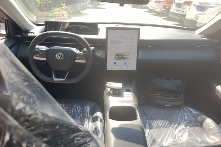 Used CHANGAN Eado 2025 Blue Whale 1.5T 500Bar Prestige Model Center Console