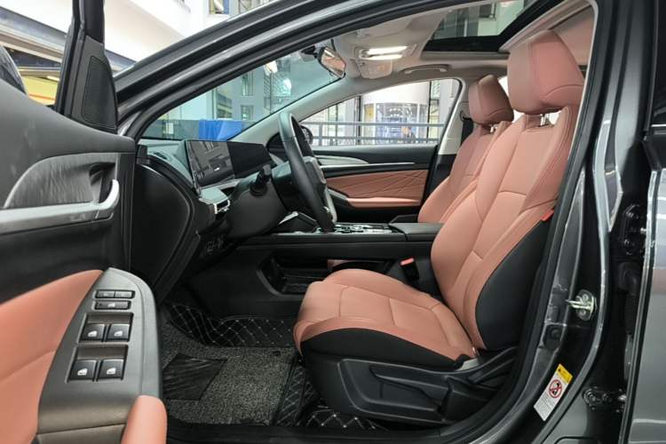 Used CHANGAN Eado 2025 PLUS 1.4T Dual-Clutch High-Energy Version Driver Seat