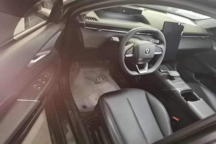 Used CHANGAN Eado 2025 Blue Whale 1.5T 500Bar Prestige Model Driver Seat
