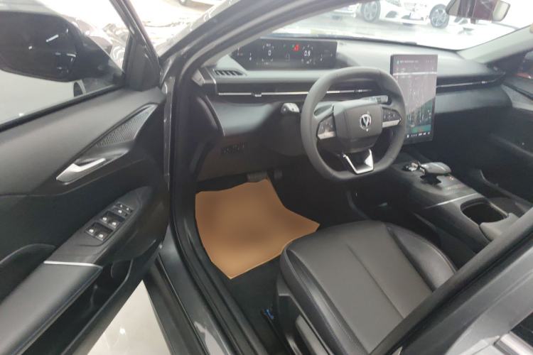 Used CHANGAN Eado 2025 Blue Whale 1.5T 500Bar Prestige Model Driver Seat