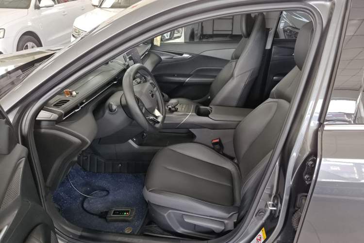 Used CHANGAN Eado 2025 Blue Whale 1.5T 500Bar Prestige Model Driver Seat