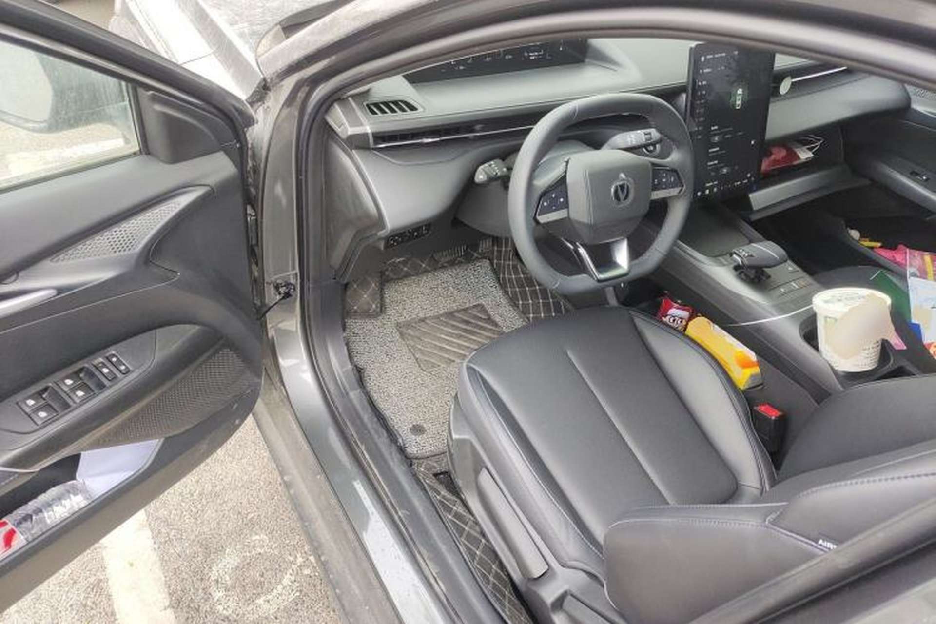 Used CHANGAN Eado 2025 Blue Whale 1.5T 500Bar Prestige Model Driver Seat