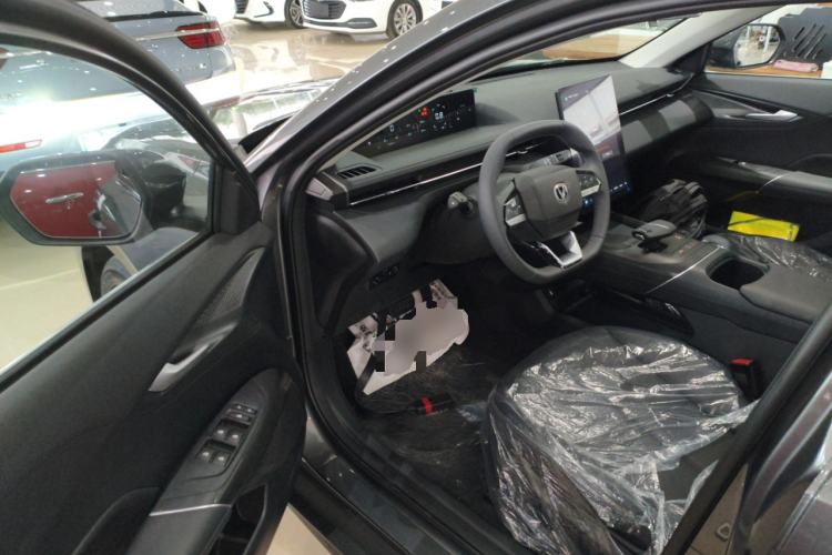 Used CHANGAN Eado 2025 Blue Whale 1.5T 500Bar Prestige Model Driver Seat