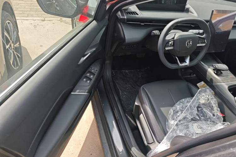 Used CHANGAN Eado 2025 Blue Whale 1.5T 500Bar Prestige Model Driver Seat