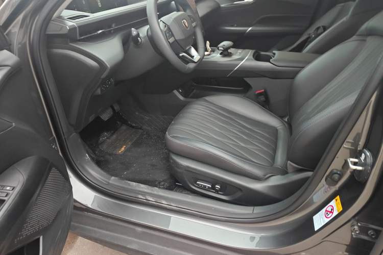 Used CHANGAN Eado 2025 Blue Whale 1.5T 500Bar Prestige Model Driver Seat