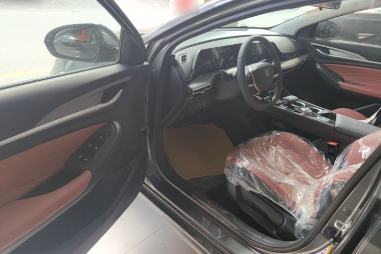 Used CHANGAN Eado 2025 PLUS 1.4T Dual-Clutch High-Energy Version Driver Seat