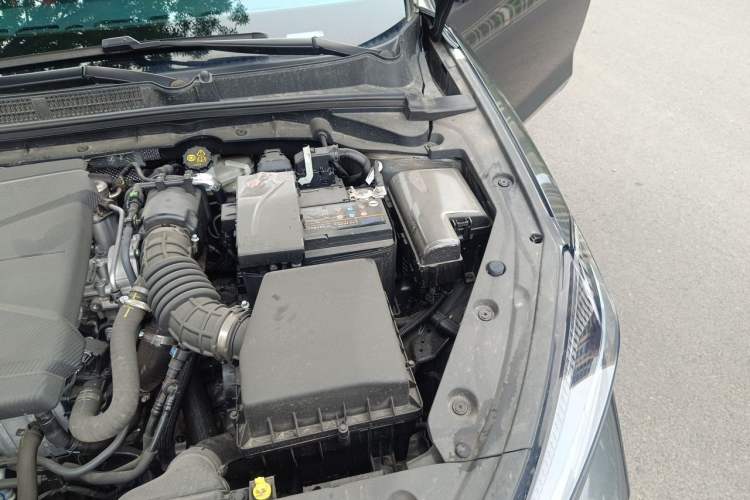 Used CHANGAN Eado 2025 PLUS 1.4T Dual-Clutch High-Energy Version Engine Bay Left