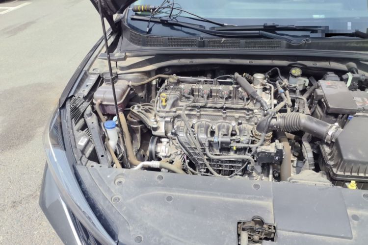 Used CHANGAN Eado 2025 PLUS 1.5L Manual Luxury Edition Engine Bay Right