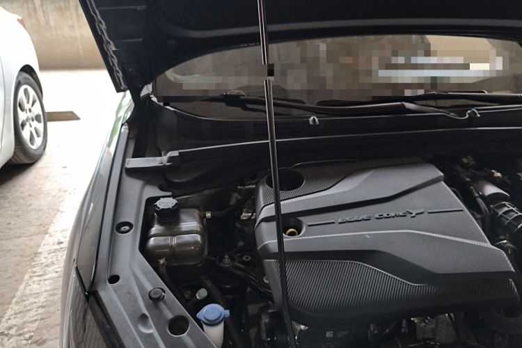 Used CHANGAN Eado 2025 PLUS 1.4T Dual-Clutch High-Energy Version Engine Bay Right
