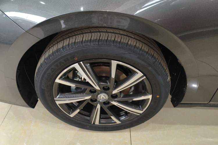 Used CHANGAN Eado 2025 Blue Whale 1.5T 500Bar Prestige Model Exterior 1