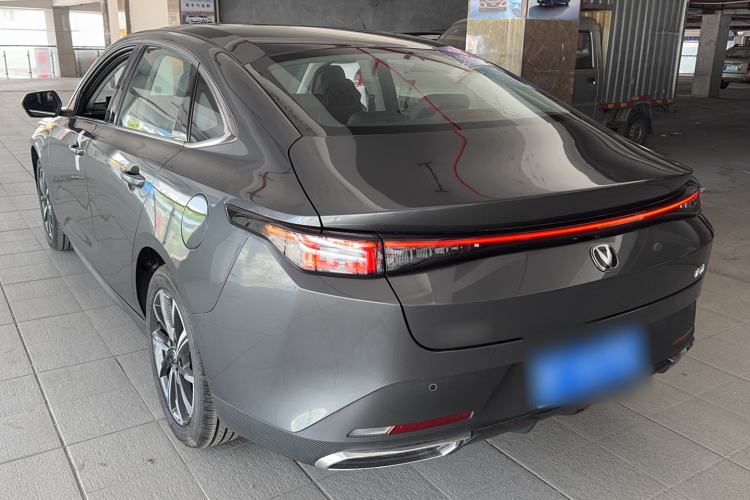 Used CHANGAN Eado 2025 Blue Whale 1.5T 500Bar Flagship Model Exterior 3