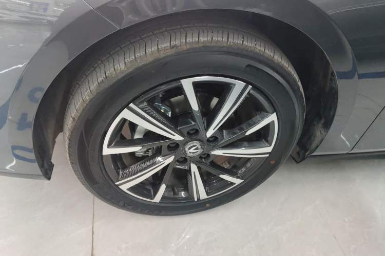 Used CHANGAN Eado 2025 Blue Whale 1.5T 500Bar Prestige Model Exterior 4