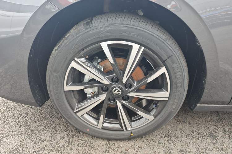 Used CHANGAN Eado 2025 Blue Whale 1.5T 500Bar Prestige Model Exterior 4