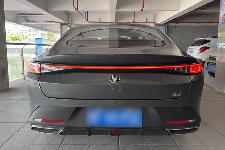 Used CHANGAN Eado 2025 Blue Whale 1.5T 500Bar Flagship Model Exterior 4