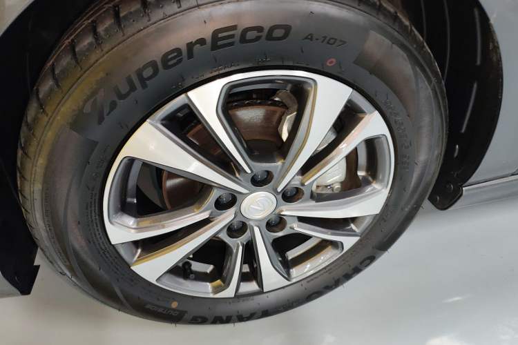 Used CHANGAN Eado 2025 PLUS 1.4T Dual-Clutch High-Energy Version Exterior 4