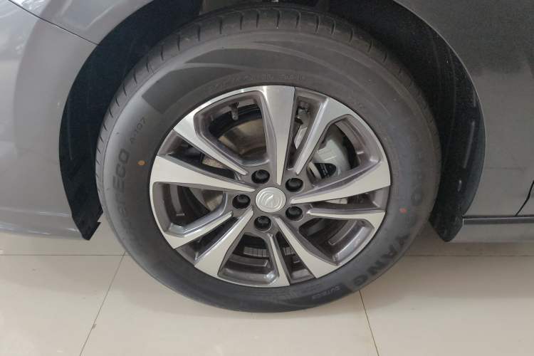 Used CHANGAN Eado 2025 PLUS 1.4T Dual-Clutch High-Energy Version Exterior 4